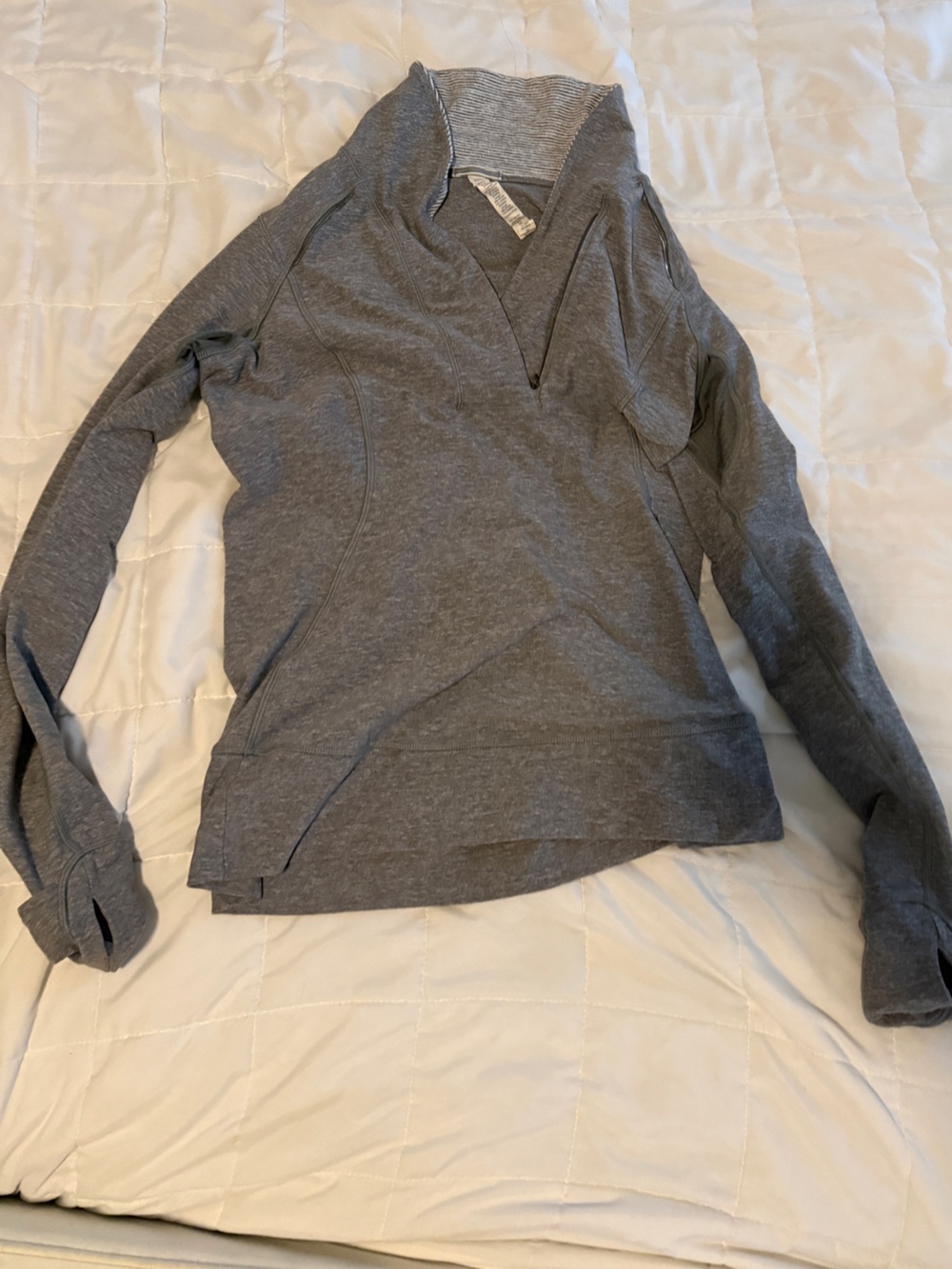 Women’s Lululemon pullover